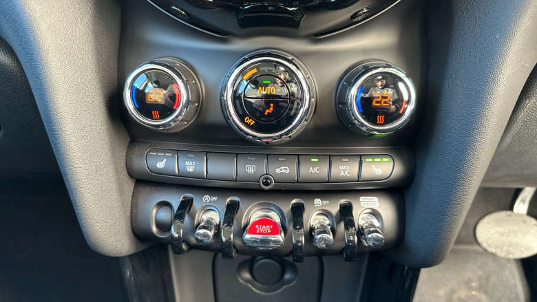 MINI Hatchback 1.5 Cooper Classic 5dr Auto Petrol Hatchback